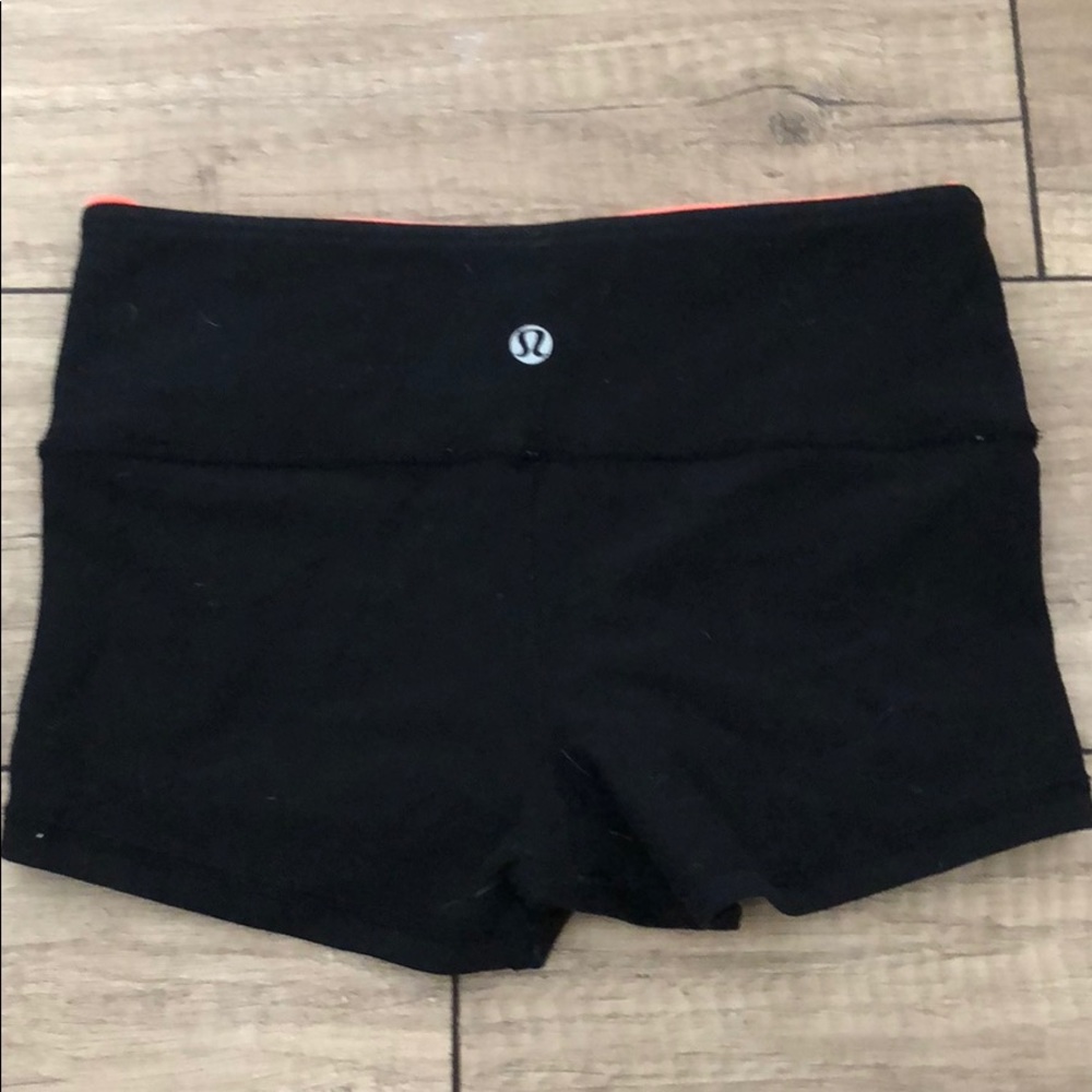 Reversible LuLu Lemon Boogie Shorts - Picture 7 of 7